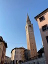 Cieli azzurri, portici, campanile di San Marco Foto di Ann Hutchinson @ann.zaccaria  (5/10/2023)